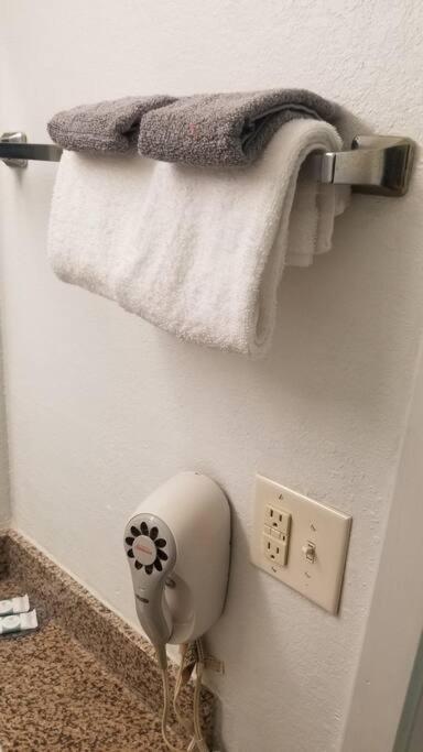 Osu 2 Queen Beds Hotel Room 117 Wi-Fi Stillwater Bagian luar foto