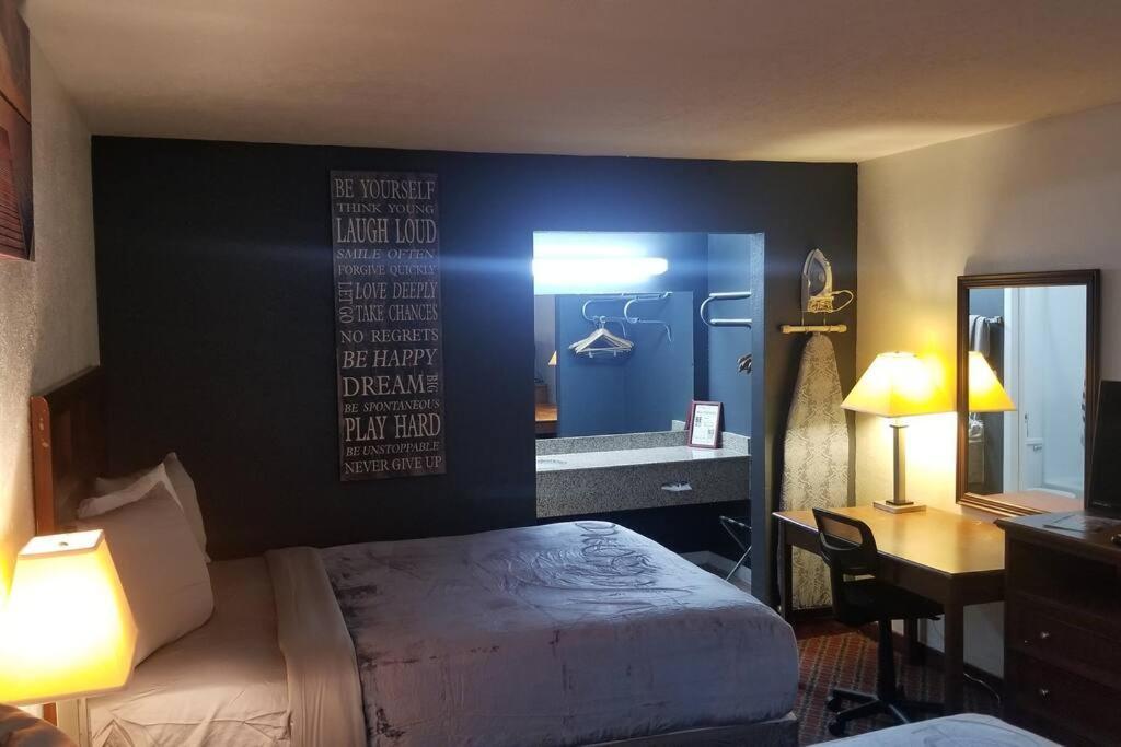 Osu 2 Queen Beds Hotel Room 117 Wi-Fi Stillwater Bagian luar foto